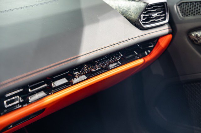 Used 2022 Lamborghini Huracan EVO RWD image 47