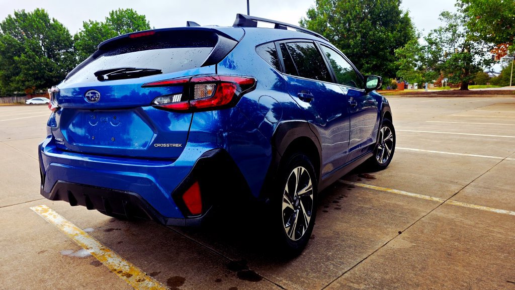 Used 2024 Subaru Crosstrek 2.0i Premium AWD/4WD image 9