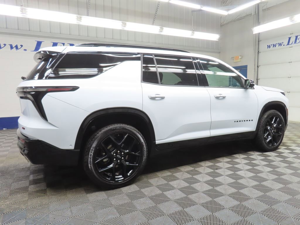 Used 2026 Chevrolet Traverse RS AWD/4WD image 6