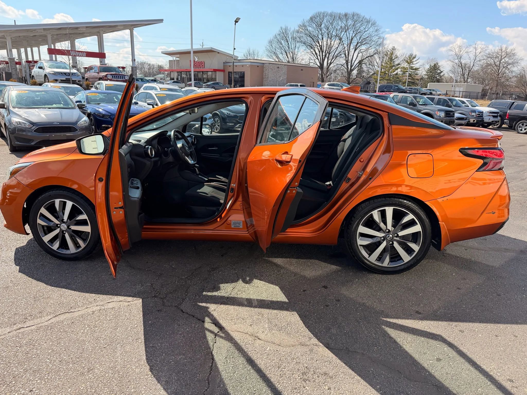 Used 2020 Nissan Versa SR w/ Lighting Package image 13