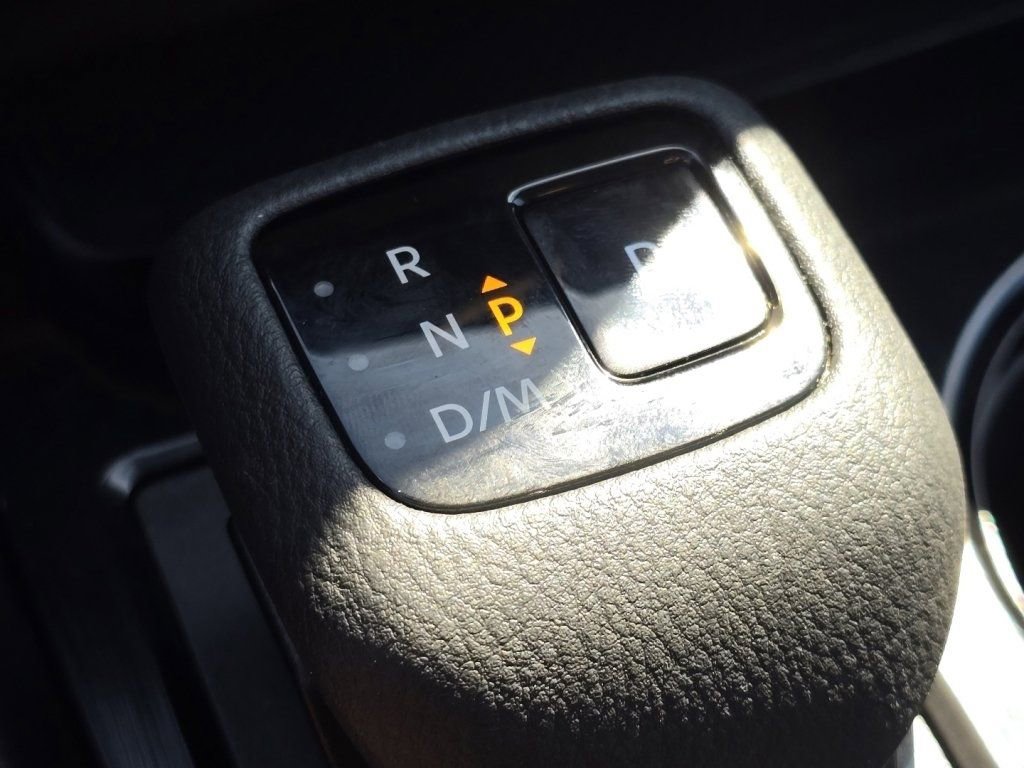 Used 2023 Nissan Rogue S image 26