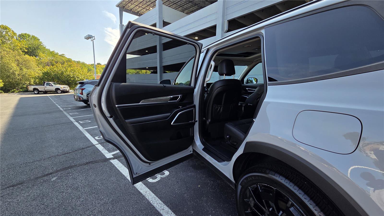 Used 2021 Kia Telluride EX w/ EX Premium Package AWD/4WD image 28