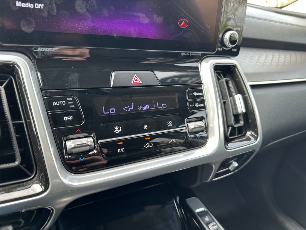Used 2023 Kia Sorento SX AWD/4WD image 29