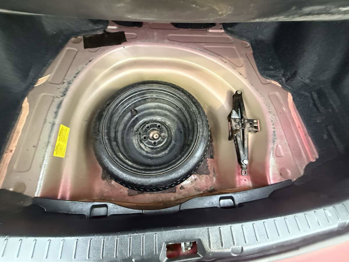 Used 2012 Toyota Corolla LE image 25