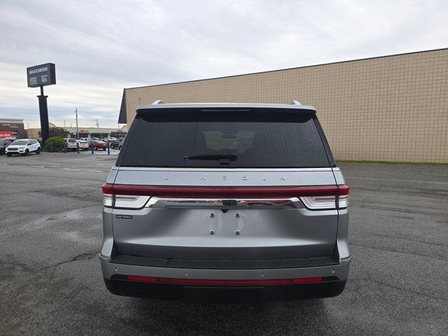 Used 2023 Lincoln Navigator Reserve AWD/4WD image 5