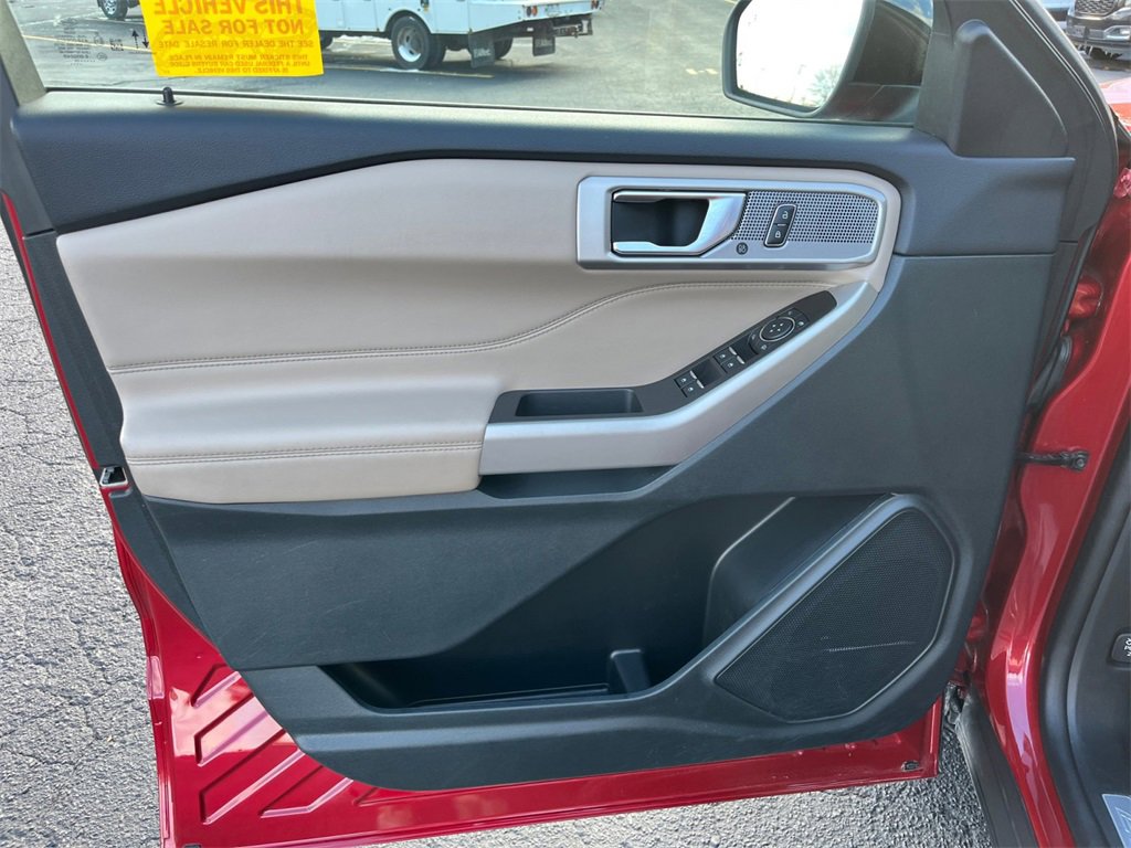 Used 2024 Ford Explorer Limited image 19