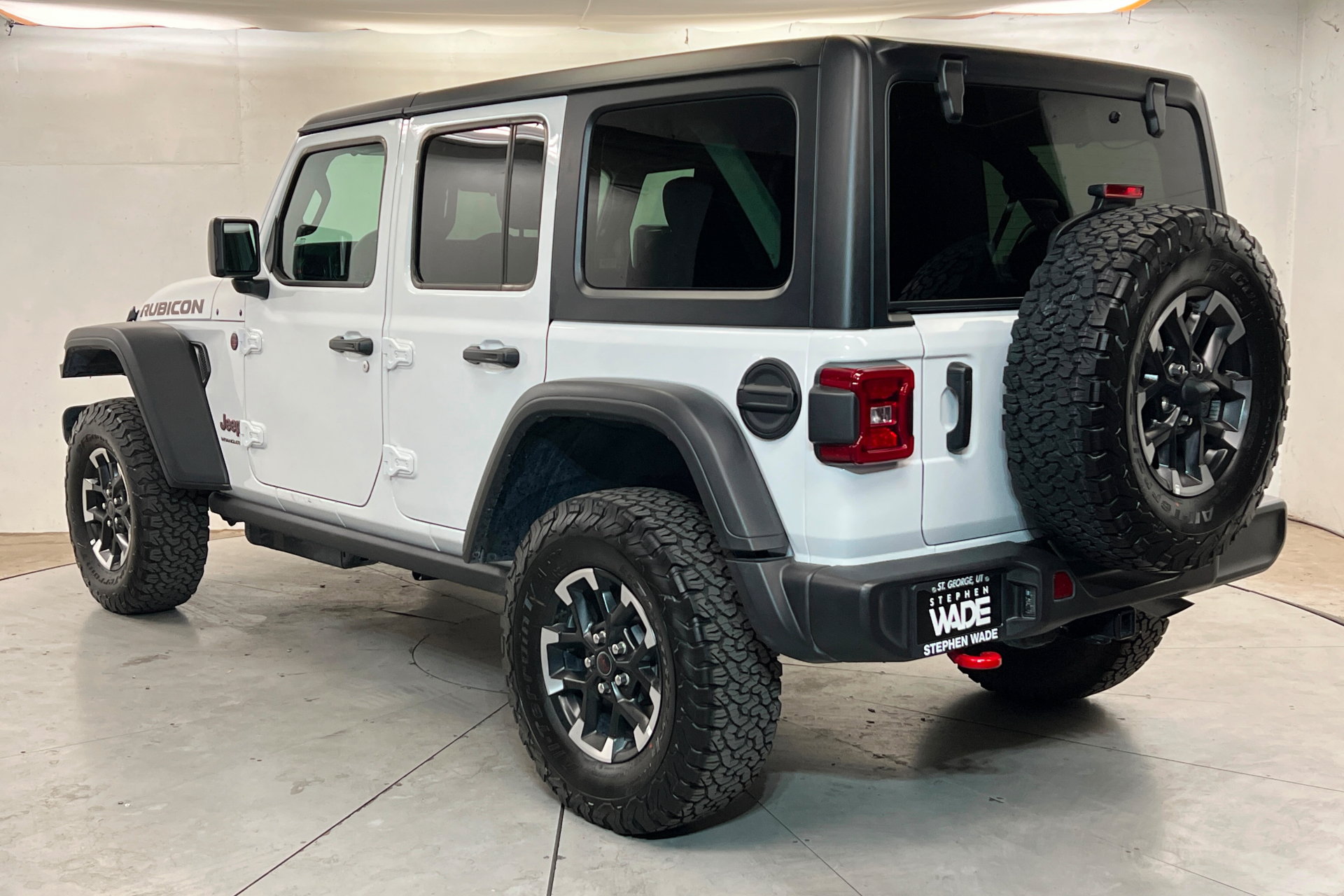 Used 2026 Jeep Wrangler Unlimited Rubicon AWD/4WD image 3