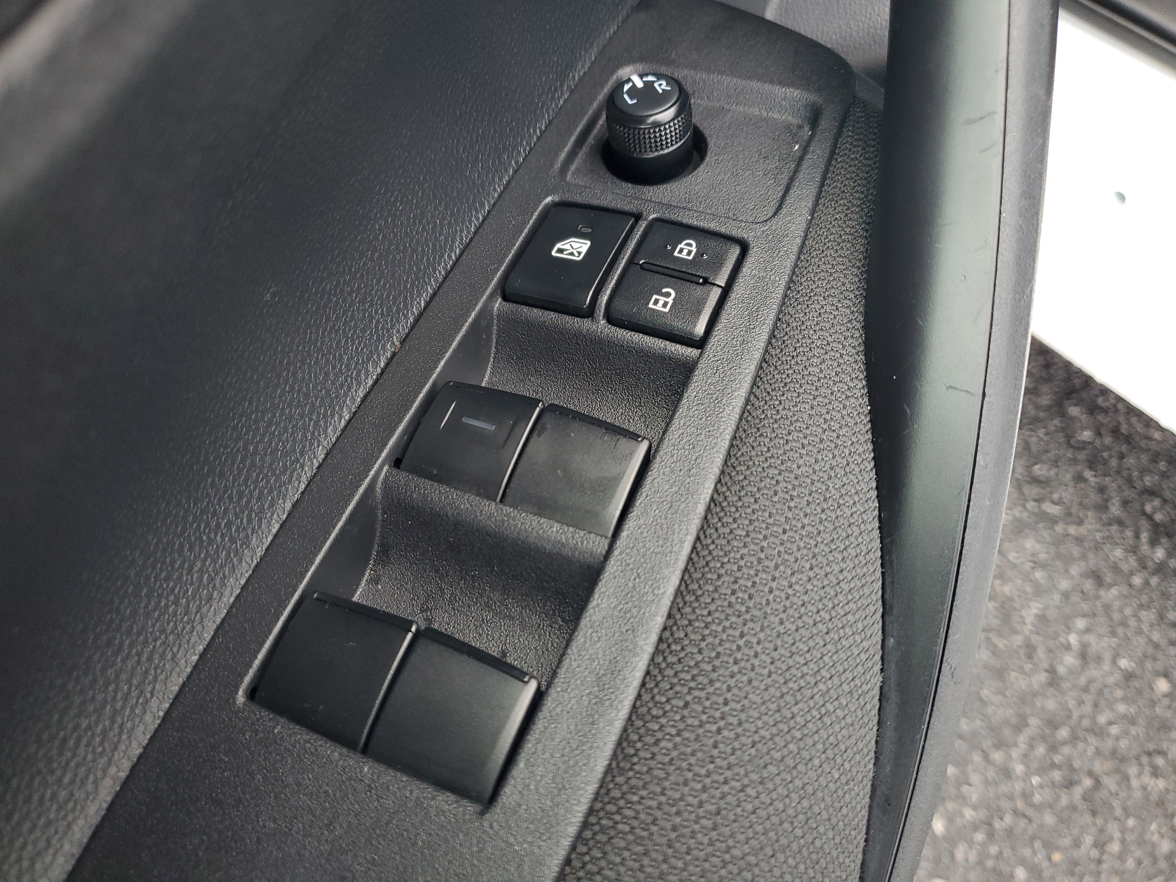 Certified 2025 Toyota Corolla LE image 18