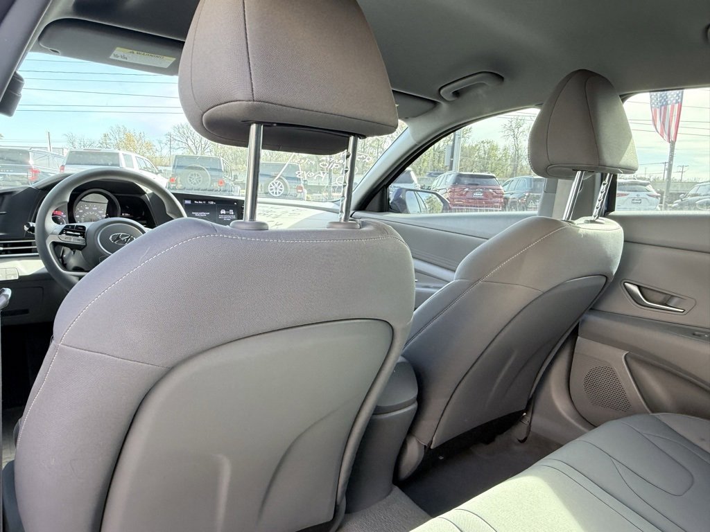Used 2023 Hyundai Elantra SEL image 25