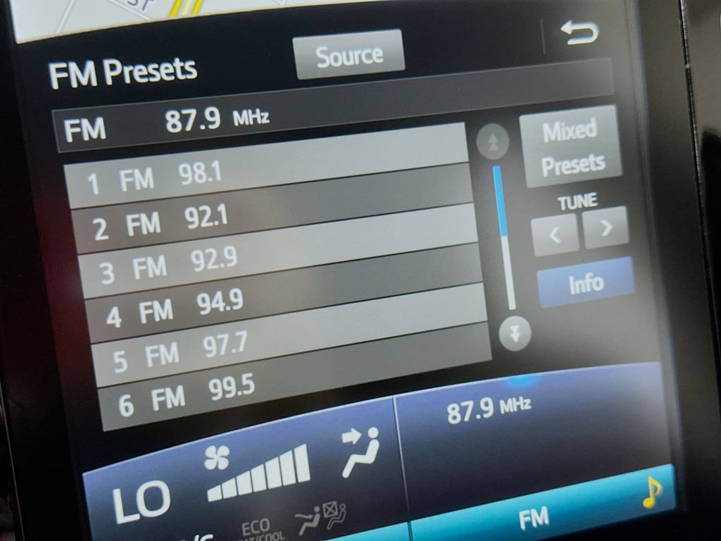 Used 2017 Toyota Prius Prime Premium FWD image 29