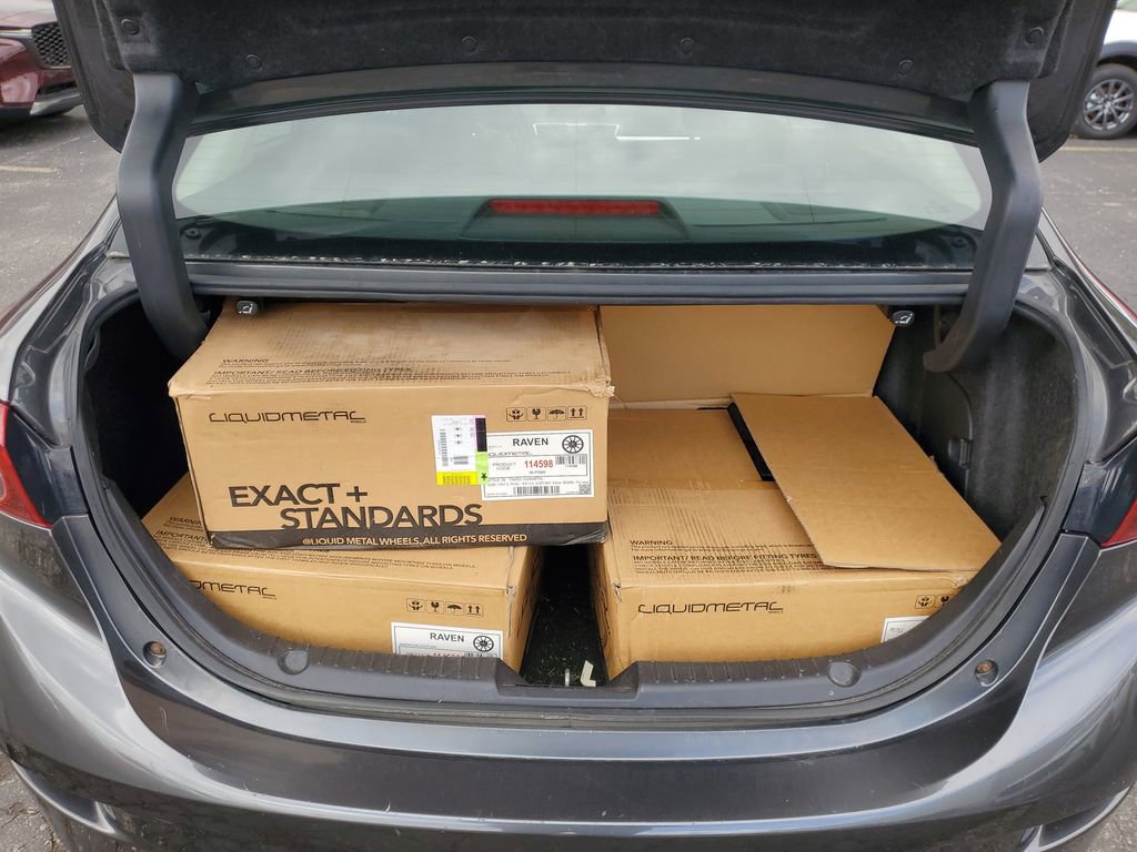 Used 2018 MAZDA MAZDA3 Touring image 8