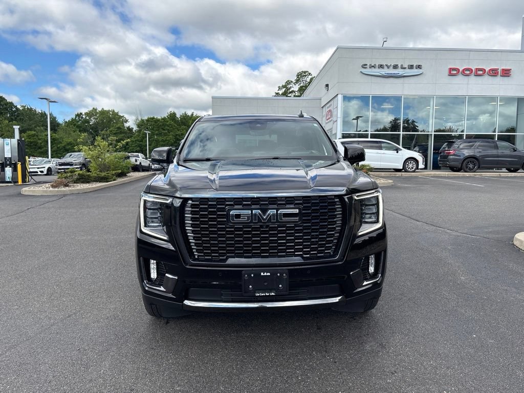 Used 2023 GMC Yukon Denali Ultimate AWD/4WD image 12
