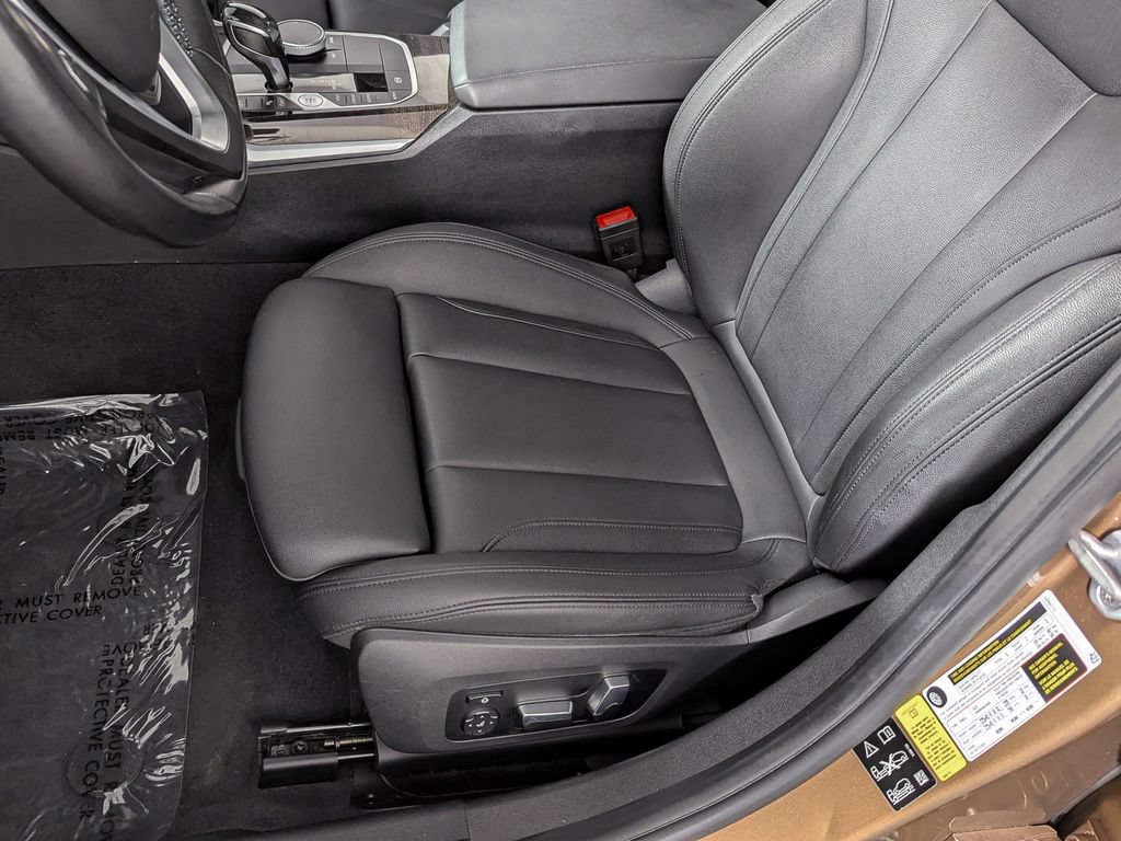 Used 2019 BMW 330i xDrive Sedan w/ Convenience Package AWD/4WD image 18