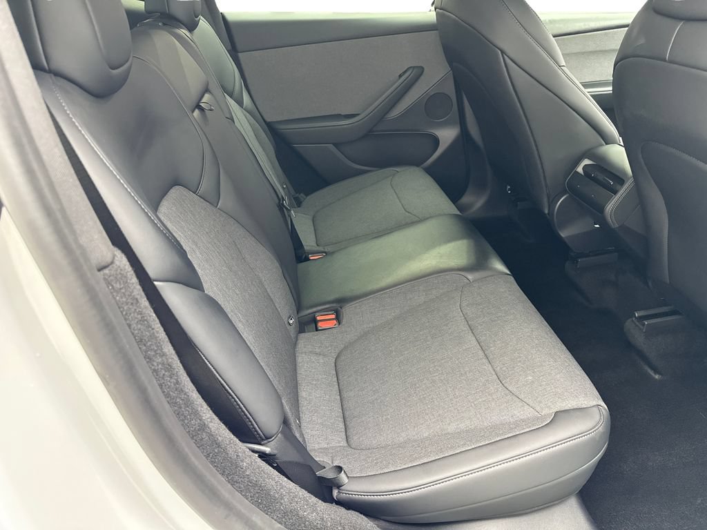 Used 2026 Tesla Model Y 2WD image 35