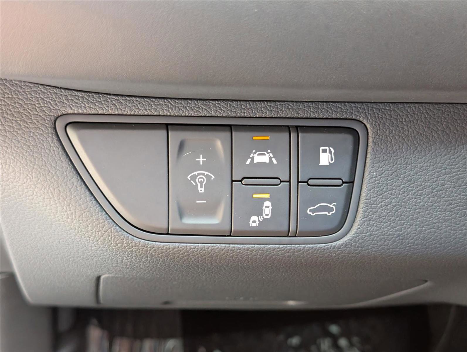 Used 2021 Genesis G70 2.0T w/ Prestige Package AWD/4WD image 22