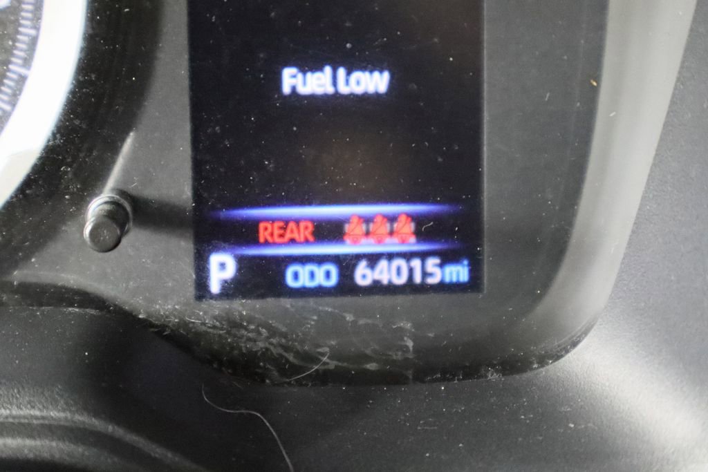 Used 2020 Toyota Corolla SE w/ SE Premium Package image 32