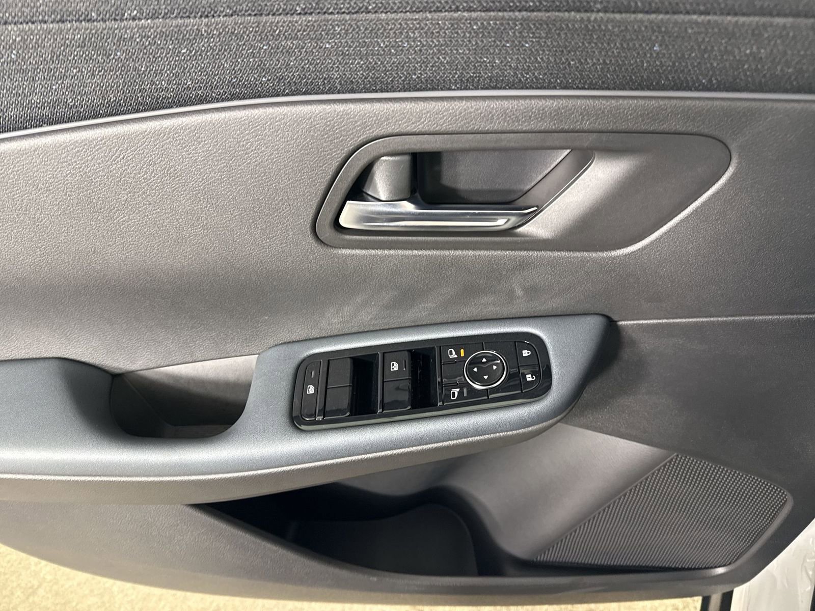 New 2026 Nissan Leaf SV+ w/ Floor Mat Package (SV+) image 19