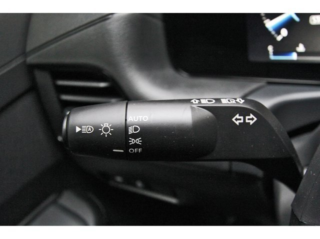 New 2027 Nissan Sentra SV w/ SV Convenience Package FWD image 14