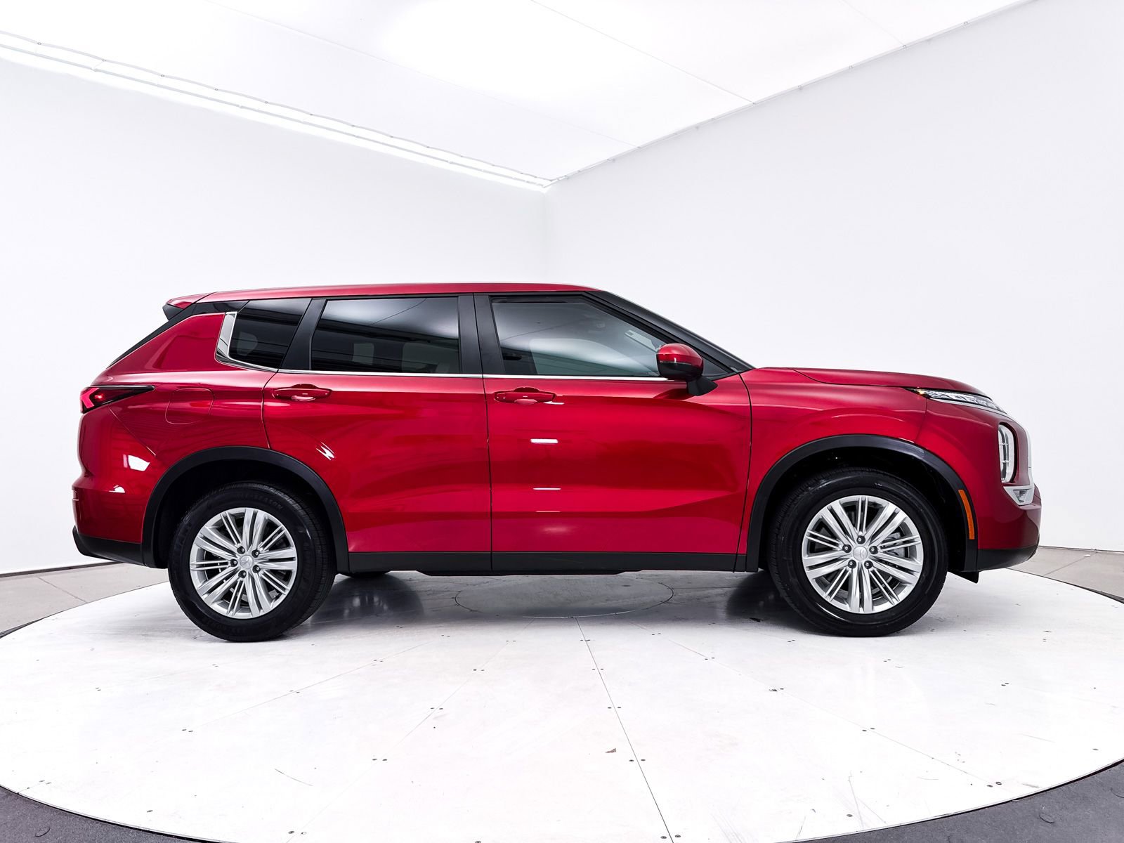 Used 2024 Mitsubishi Outlander ES FWD image 37