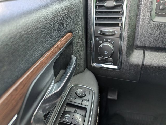Used 2014 RAM 2500 Laramie w/ Convenience Group image 21