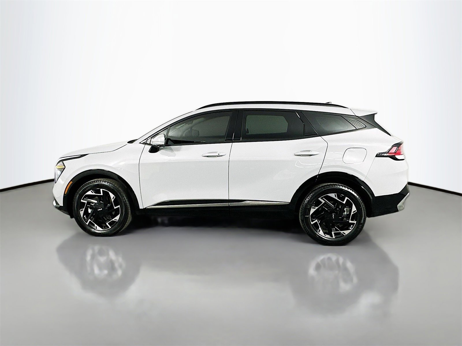 Used 2024 Kia Sportage SX image 4