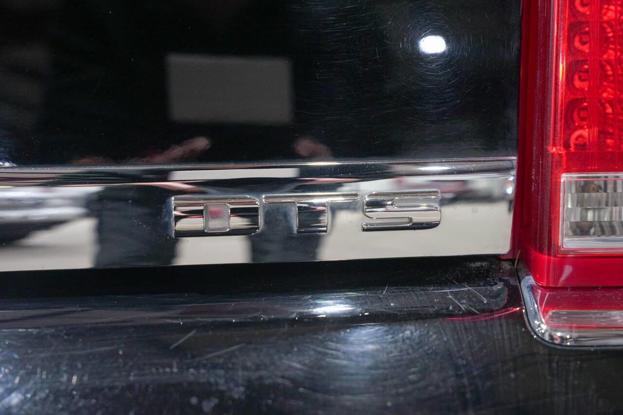 Used 2008 Cadillac DTS Limousine FWD image 28