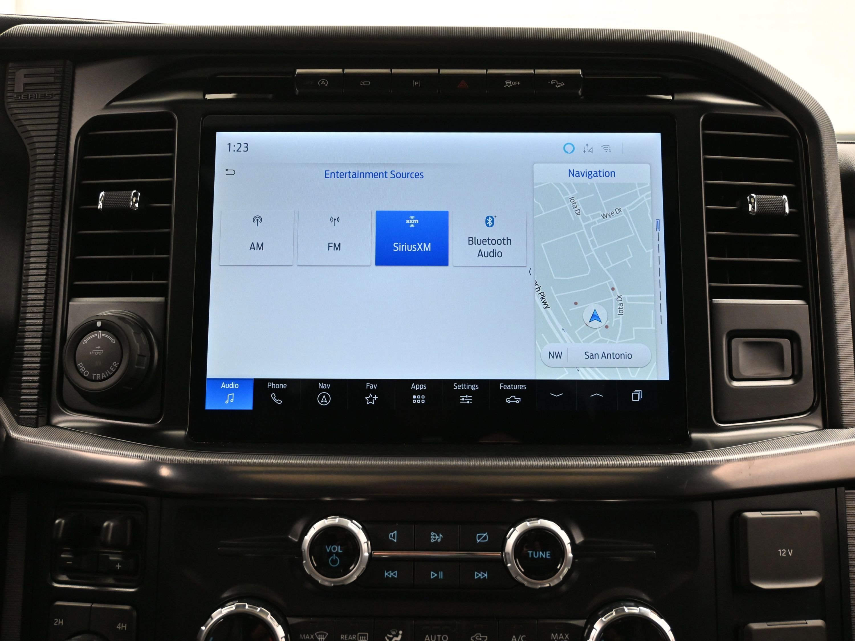 Used 2024 Ford F150 Platinum w/ Equipment Group 702A High image 33