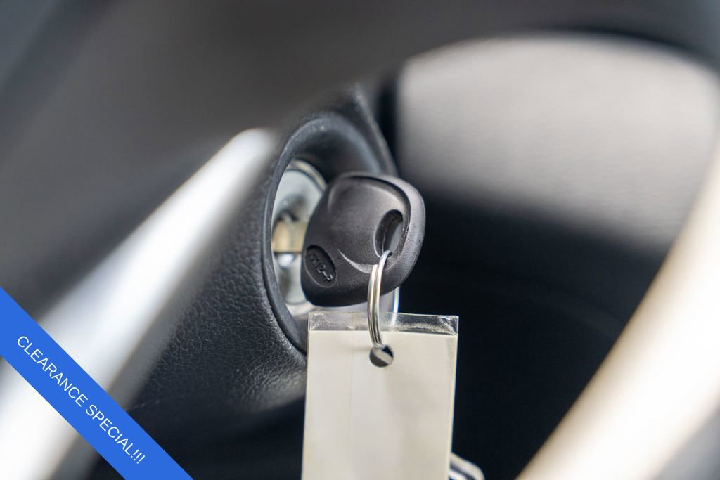 Used 2020 Hyundai Santa Fe SE image 24