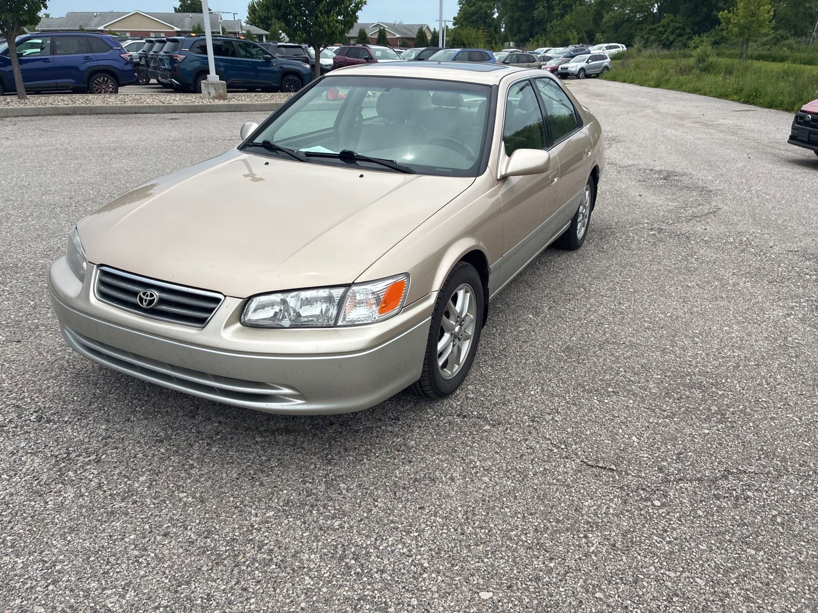 Used 2001 Toyota Camry XLE FWD image 3