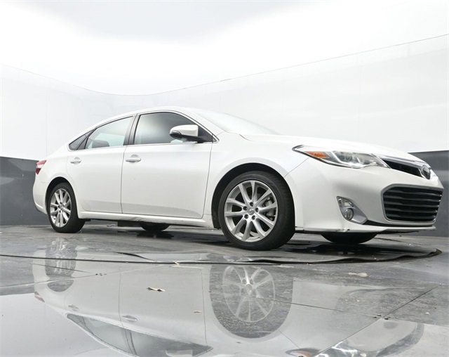 Used 2014 Toyota Avalon Limited image 9