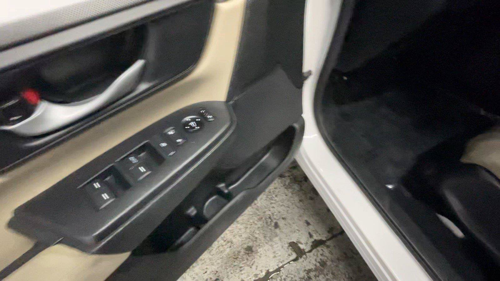 Used 2019 Honda CR-V LX image 28