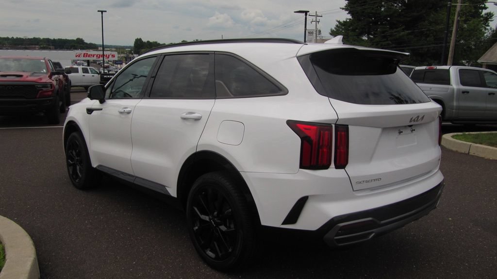 Used 2023 Kia Sorento SX AWD/4WD image 4