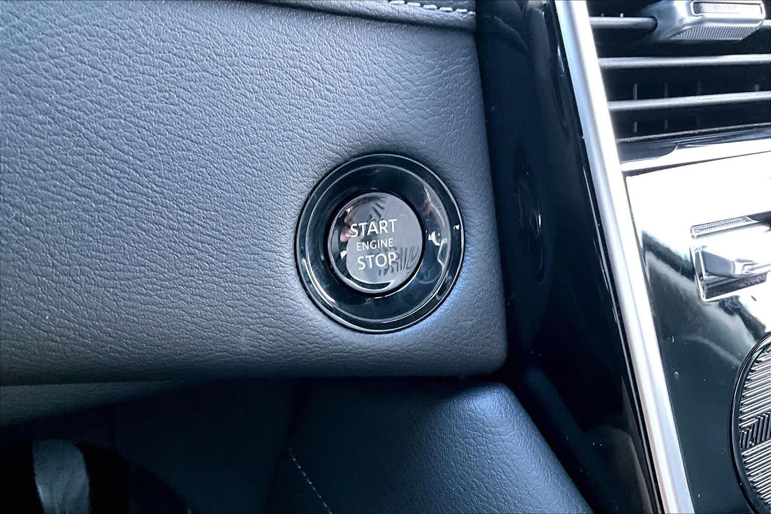 Certified 2025 Nissan Armada SV AWD/4WD image 34