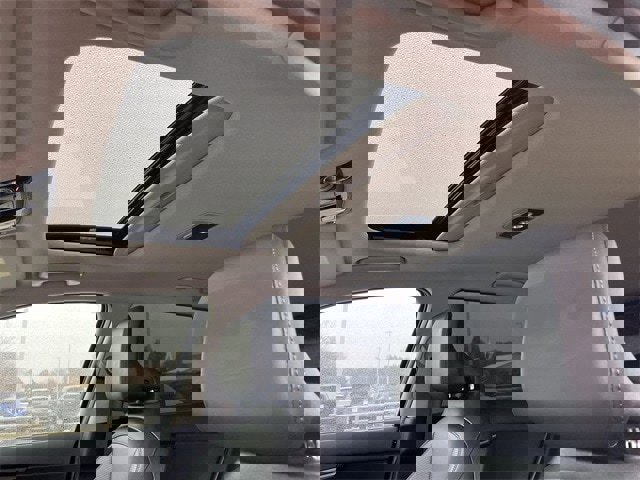 Used 2024 Kia Niro SX Touring image 24