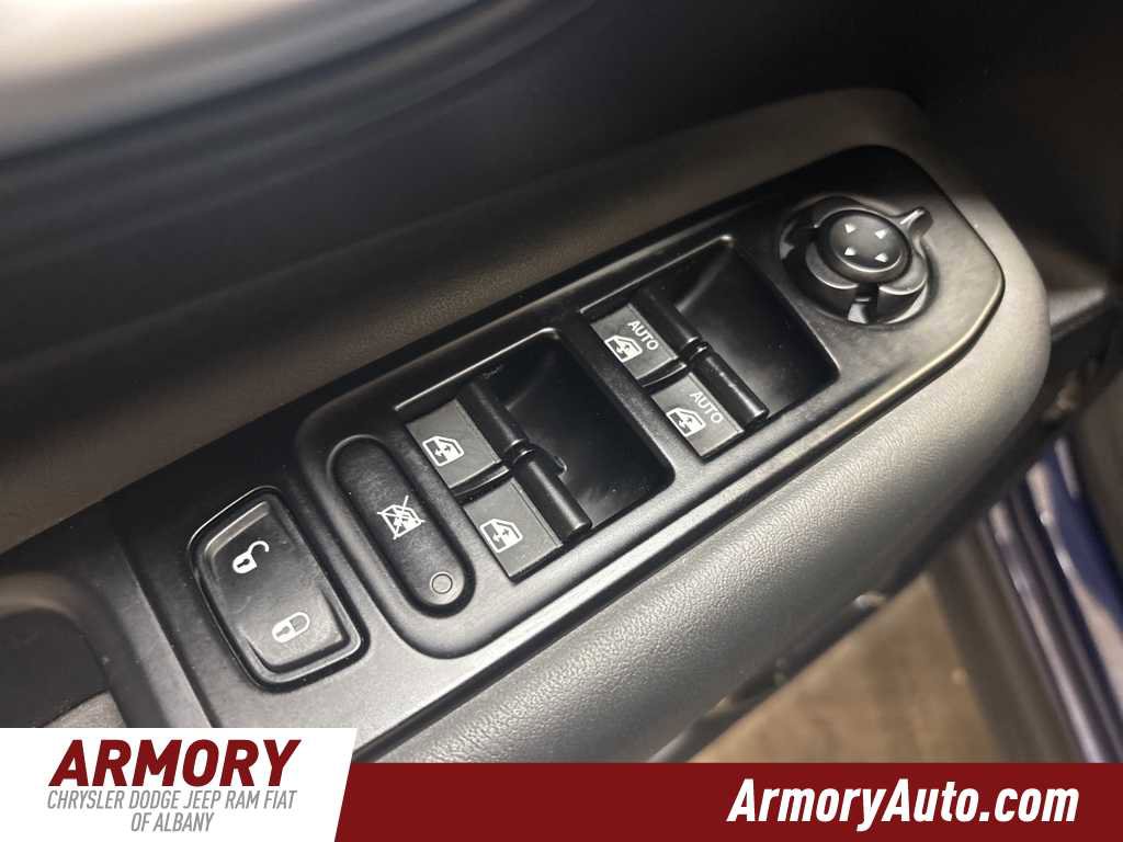 Used 2020 Jeep Renegade Altitude image 8