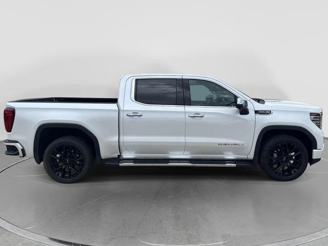 Used 2023 GMC Sierra 1500 Denali w/ Technology Package AWD/4WD image 9