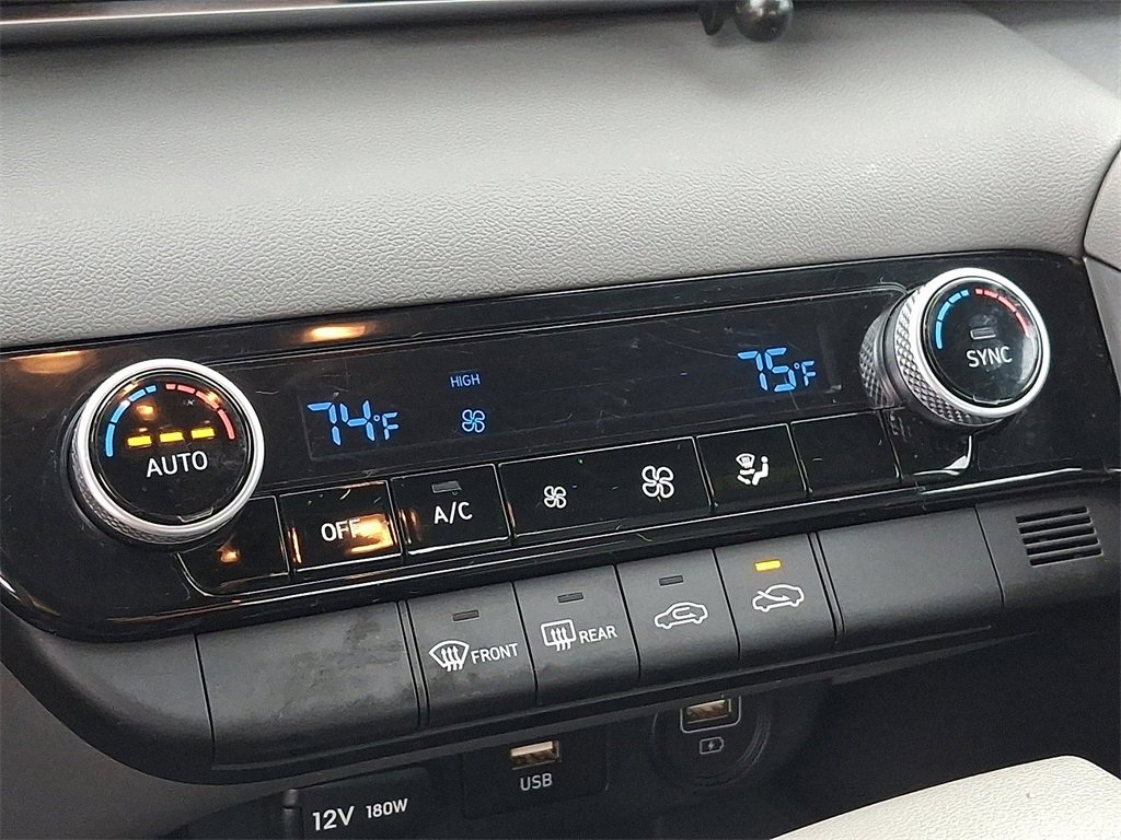 Used 2023 Hyundai Elantra SEL image 16