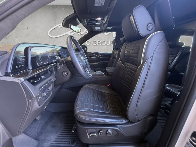 Certified 2023 Cadillac Escalade Sport Platinum w/ LPO, ONYX Package AWD/4WD image 18