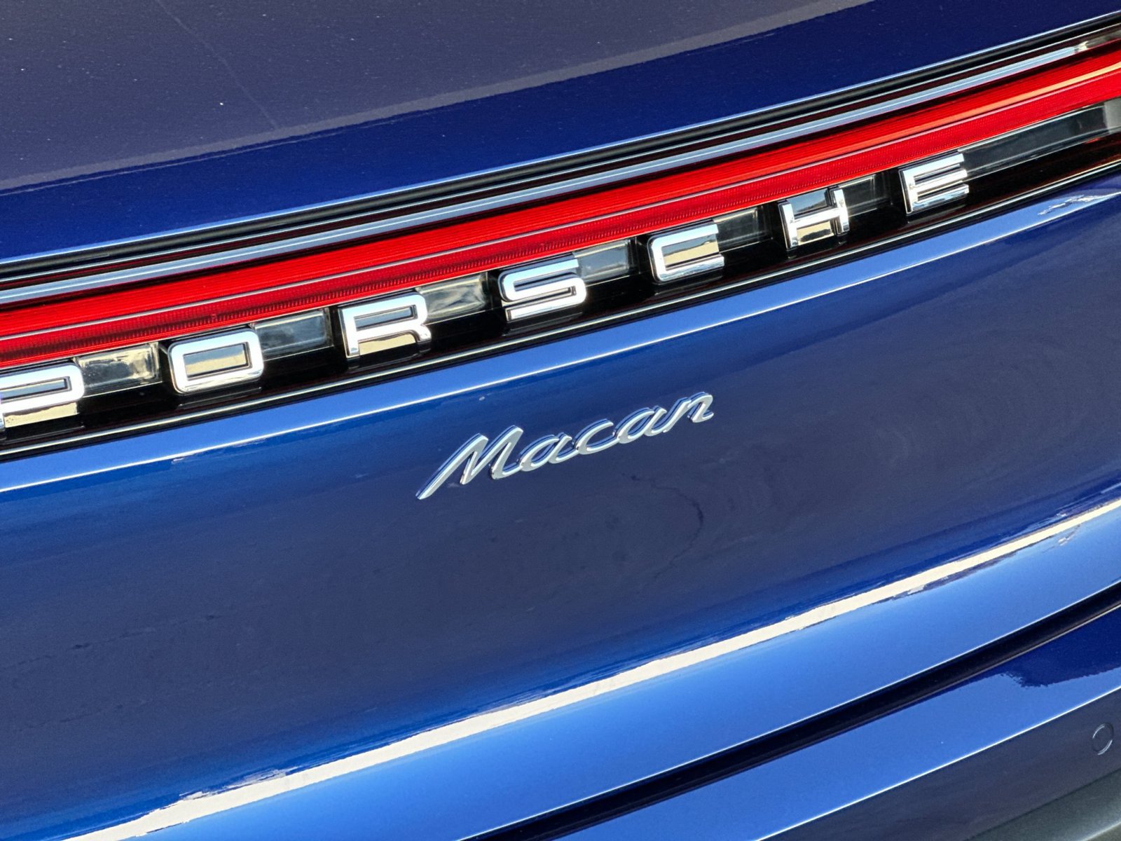 Certified 2026 Porsche Macan AWD/4WD image 33