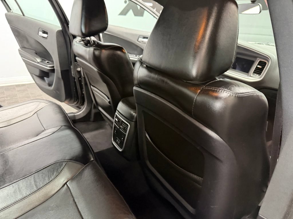 Used 2020 Dodge Charger SXT w/ Leather Interior Group RWD image 43