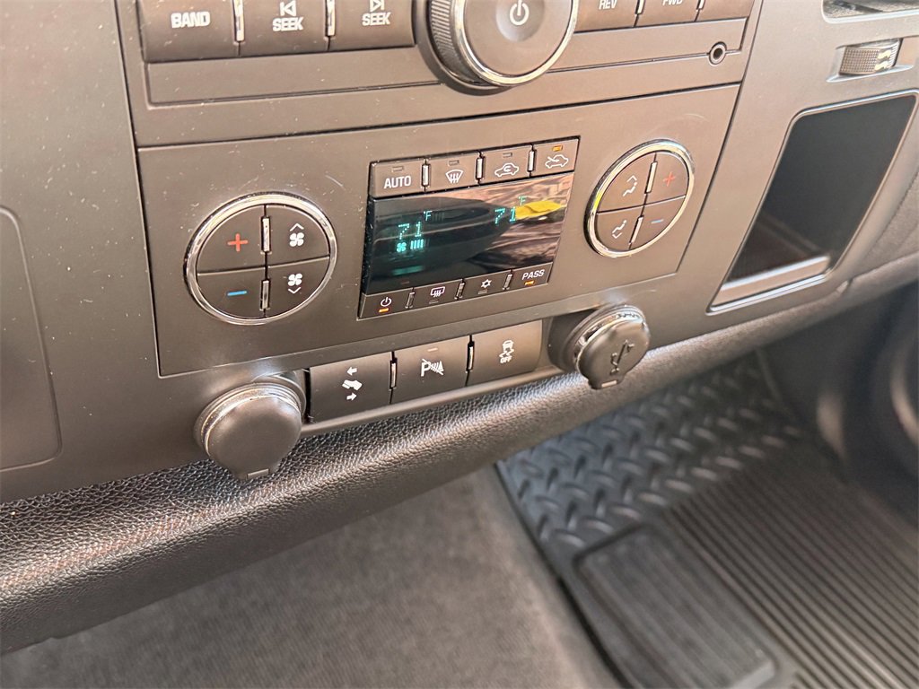 Used 2012 Chevrolet Silverado 2500 LT w/ Interior Plus Package image 28