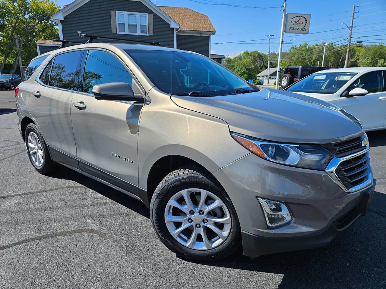 Used 2019 Chevrolet Equinox LT image 2
