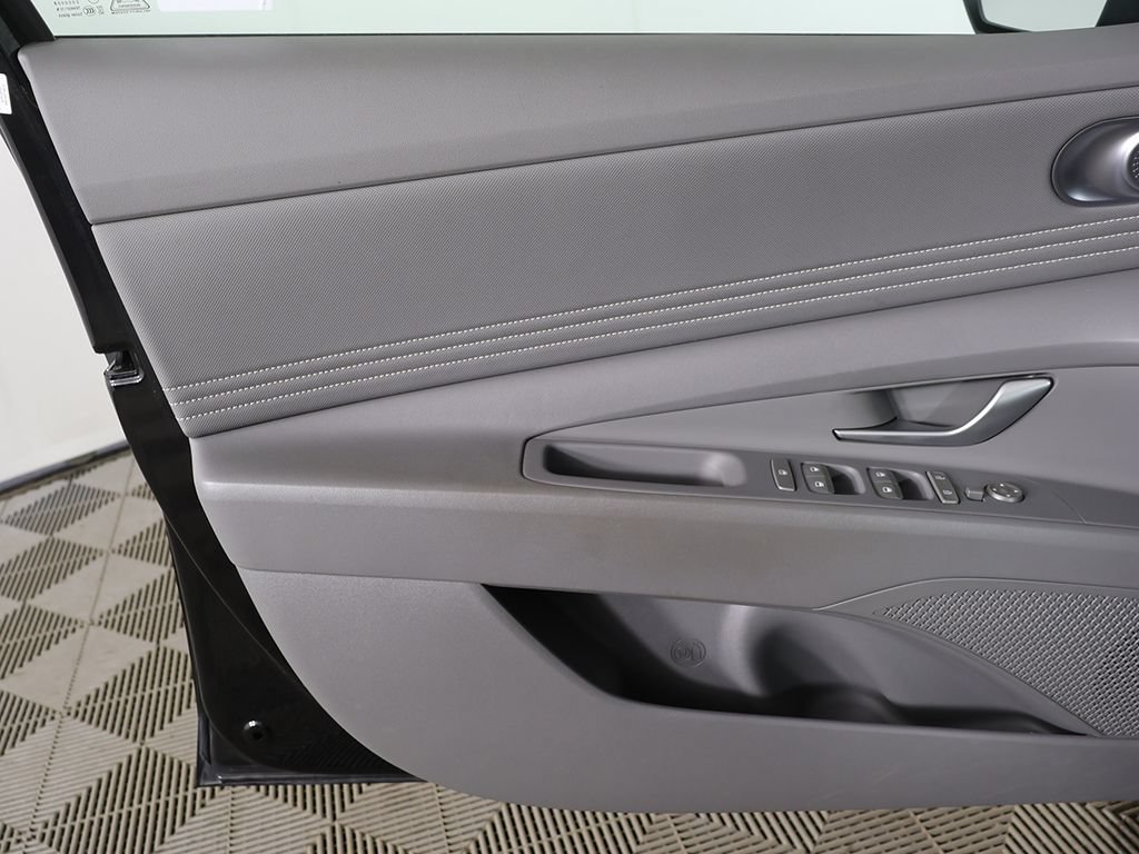 Used 2024 Hyundai Elantra SEL w/ Convenience Package FWD image 22