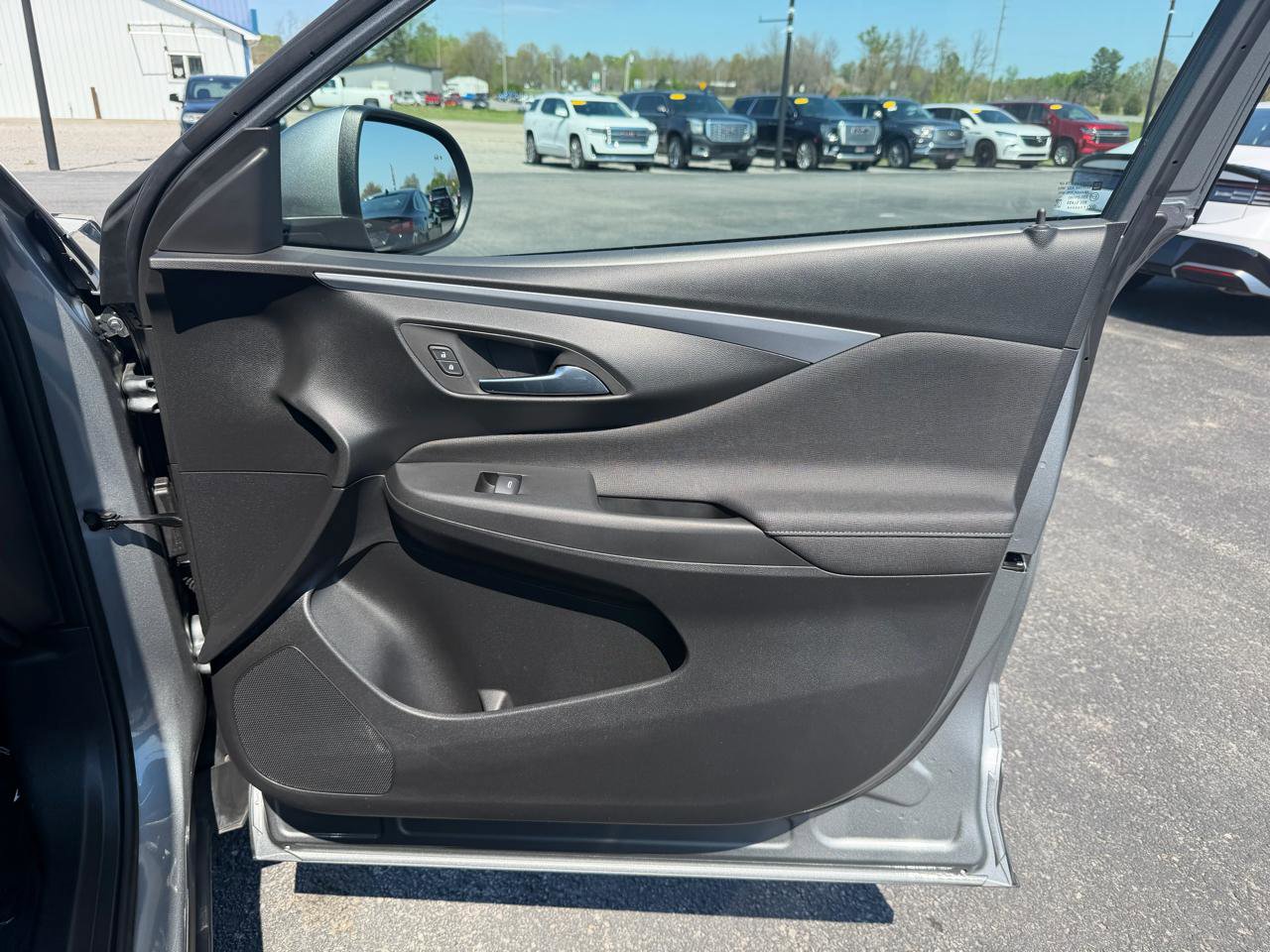Used 2025 Buick Envista Preferred w/ Convenience I Package FWD image 20