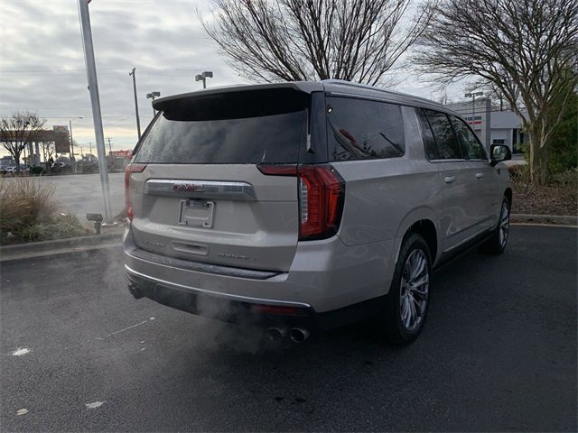 Used 2021 GMC Yukon XL Denali w/ Denali Premium Package image 8