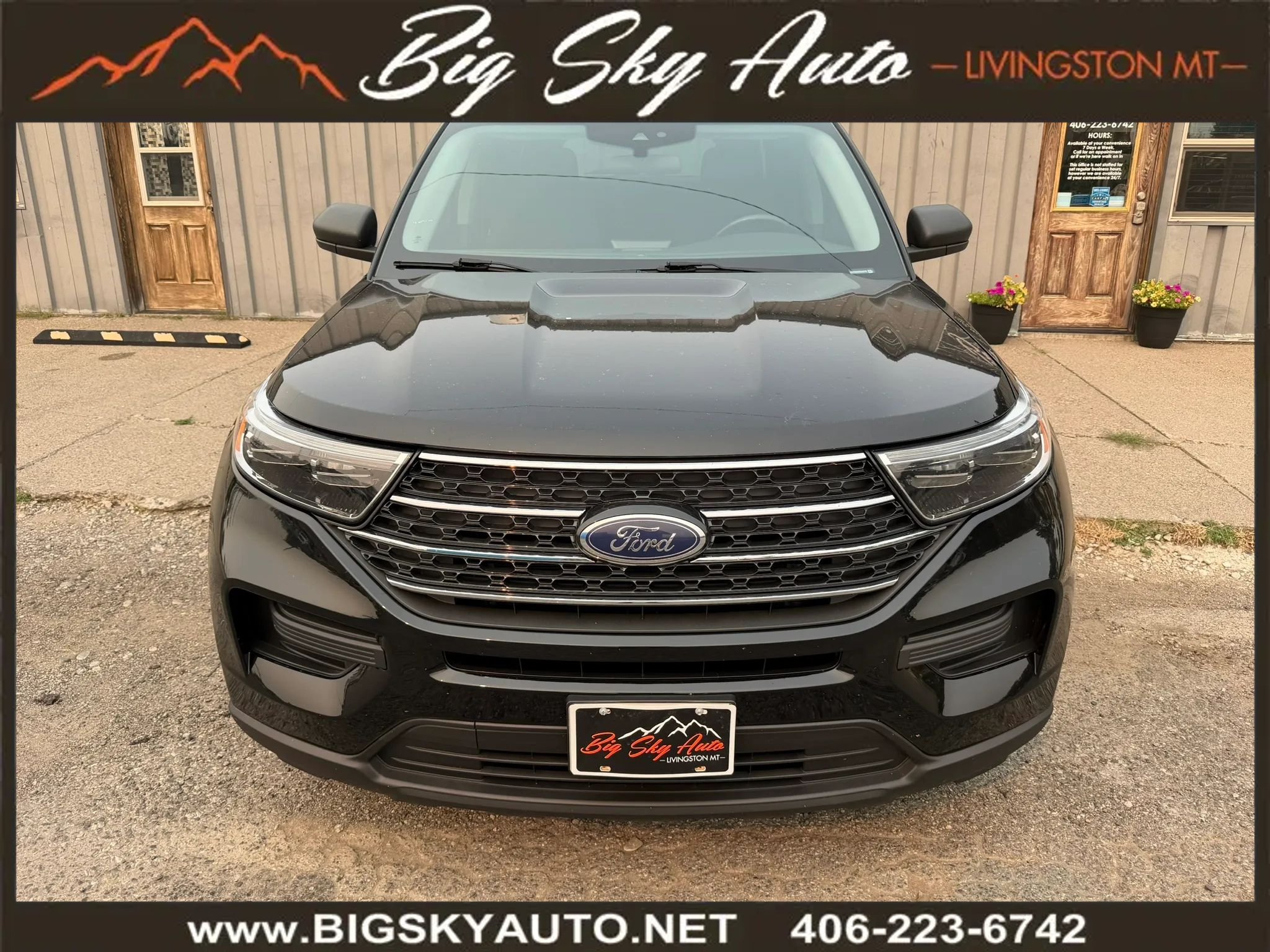 Used 2021 Ford Explorer XLT w/ Class III Trailer Tow Package AWD/4WD image 2