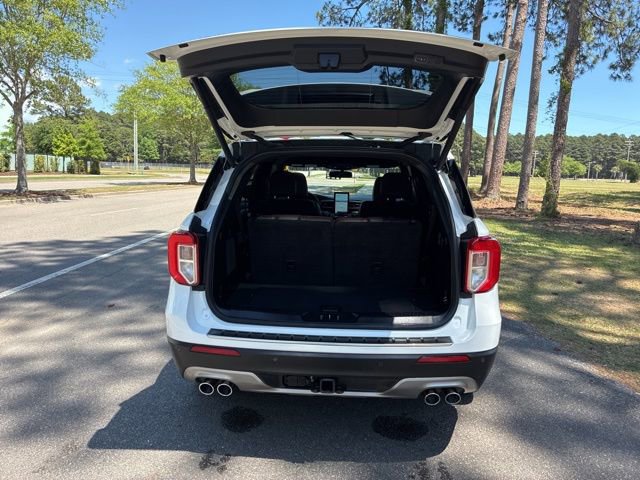 Used 2022 Ford Explorer Platinum w/ Equipment Group 601A AWD/4WD image 18