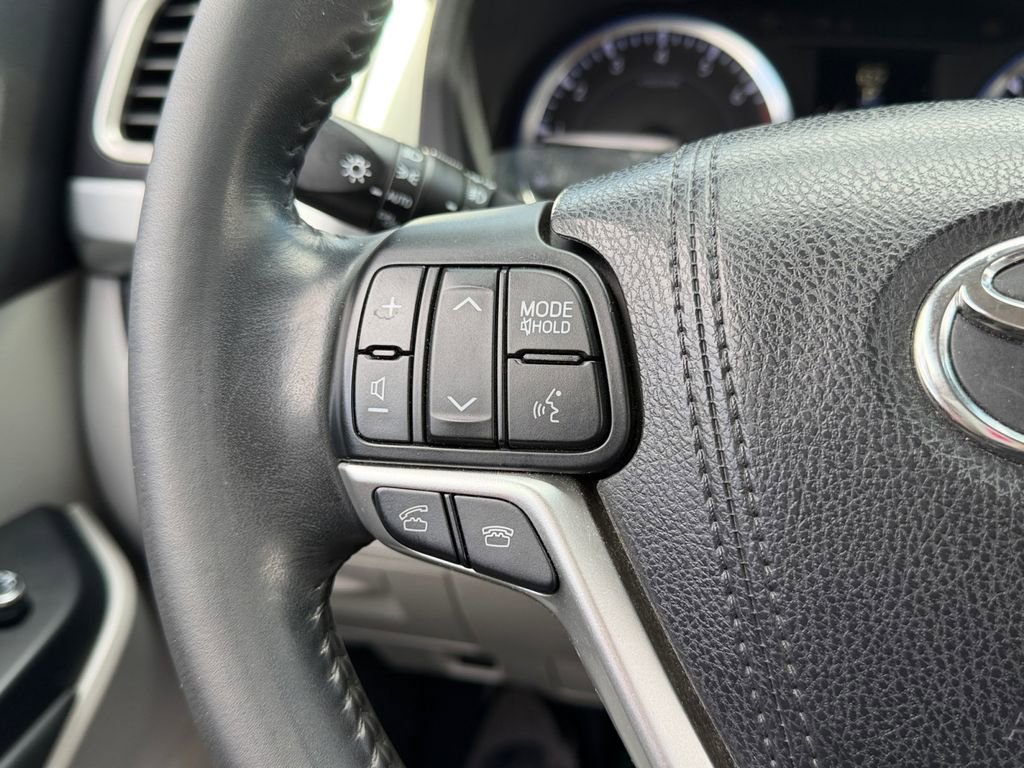 Used 2015 Toyota Highlander Limited AWD/4WD image 20