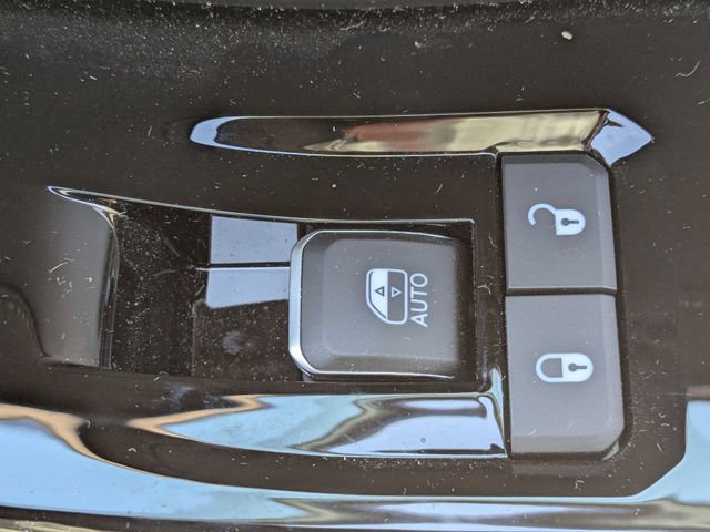 Used 2024 Jeep Grand Cherokee Overland w/ Trailer Tow Package image 33