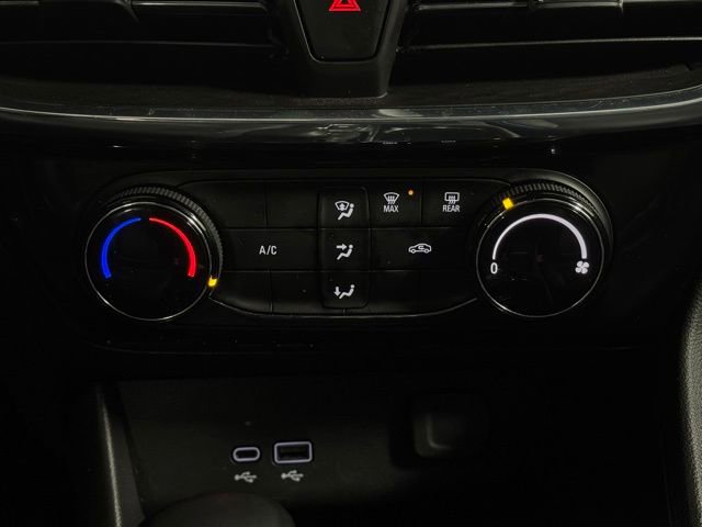 Used 2025 Buick Encore GX Sport Touring image 29